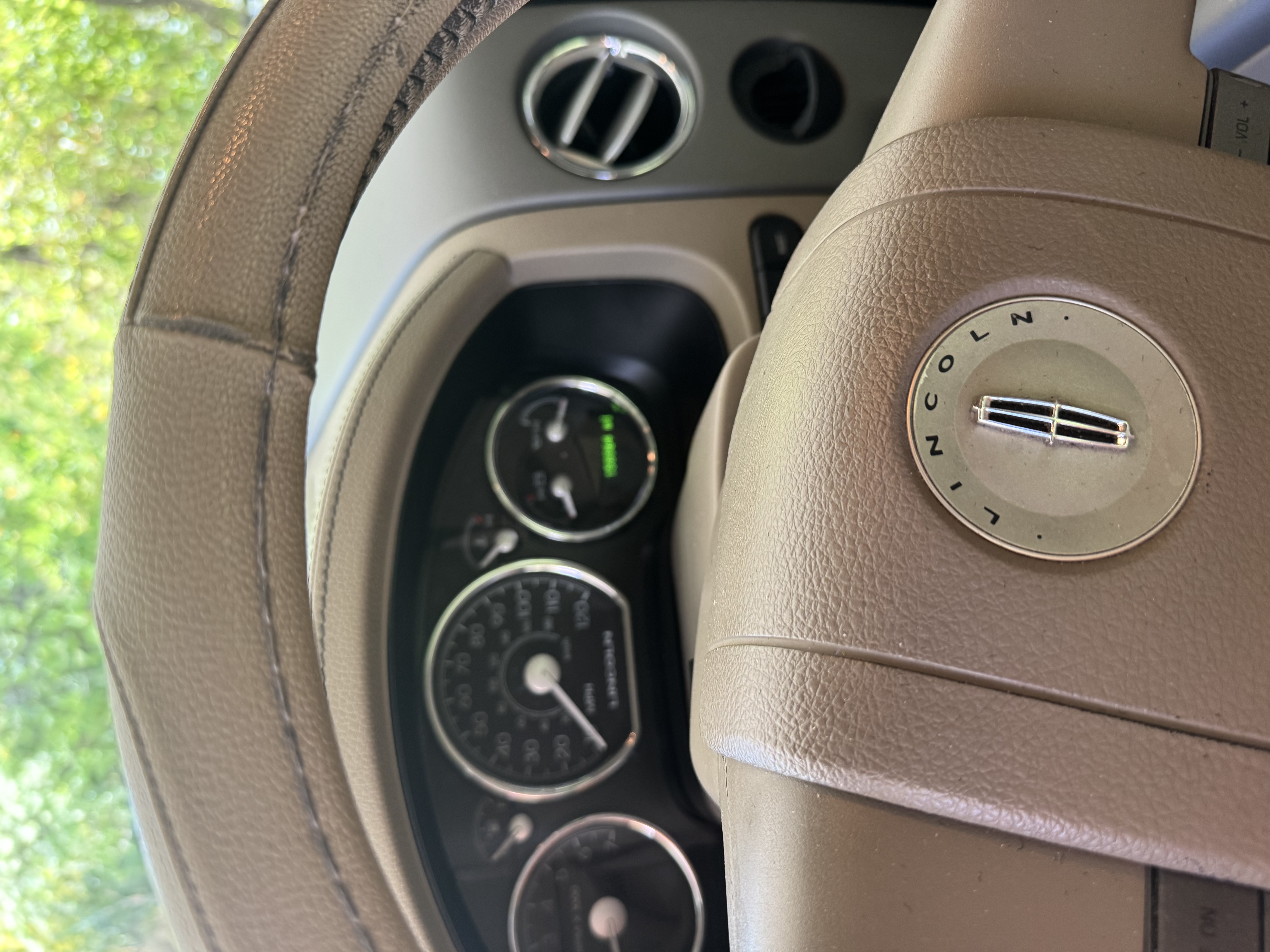 Used 2006 Lincoln Mark LT 2WD image 11