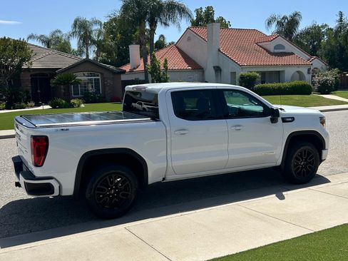 Used 2022 GMC Sierra 1500 Elevation w/ X31 Off-Road Package AWD/4WD image 4