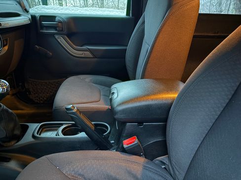 Used 2013 Jeep Wrangler Sport image 6