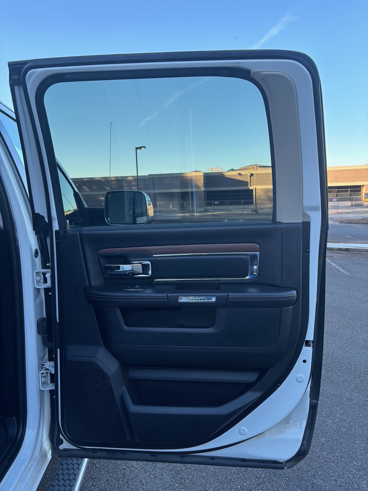 Used 2016 RAM 2500 Laramie AWD/4WD image 22