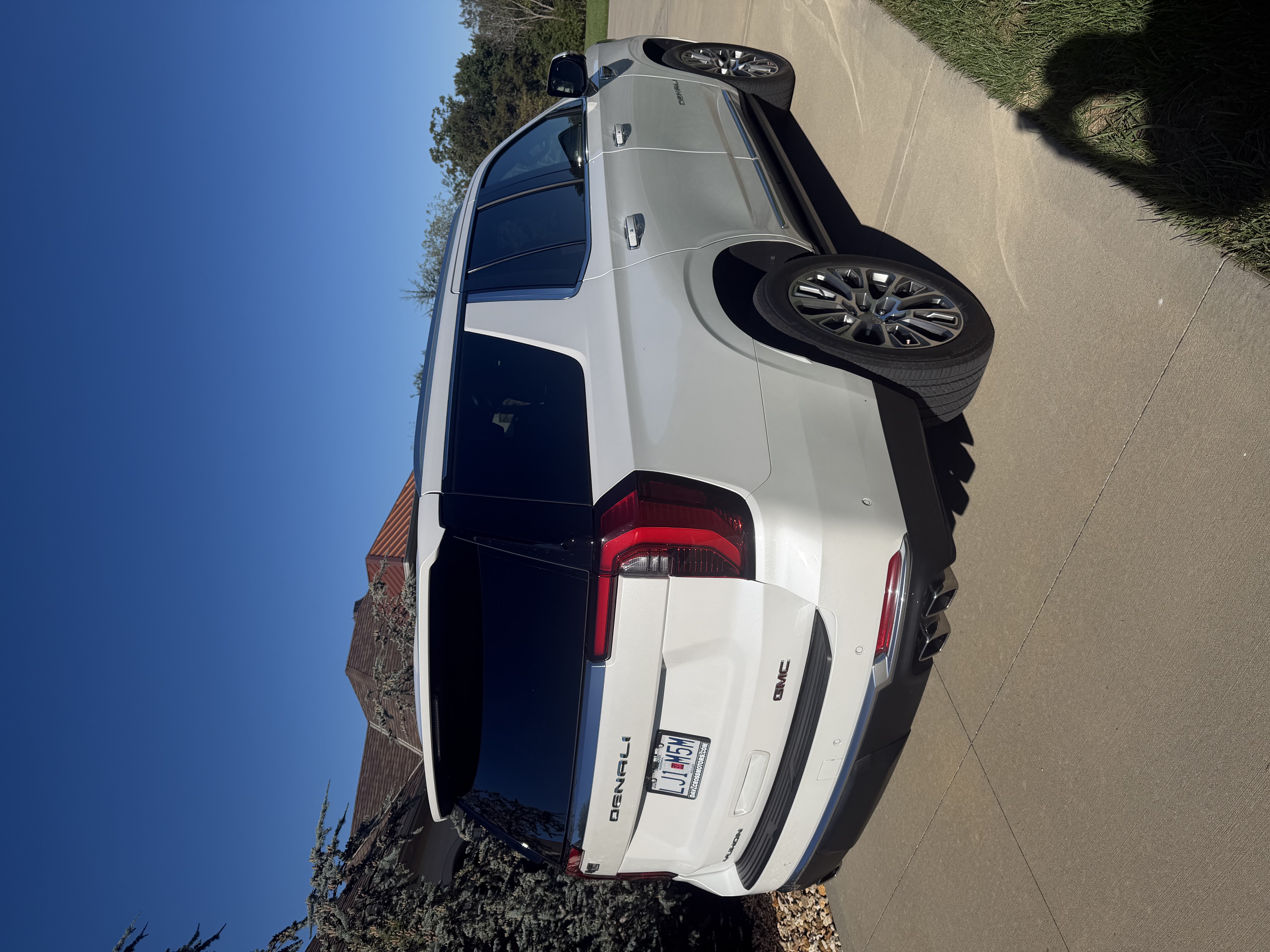 Used 2025 GMC Yukon Denali w/ Sun & Power Step Package AWD/4WD image 5