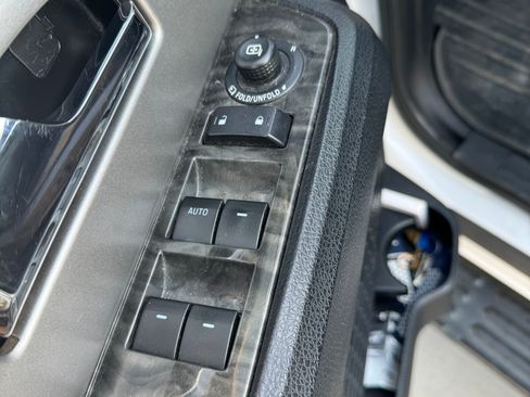 Used 2017 Ford Expedition Limited image 20