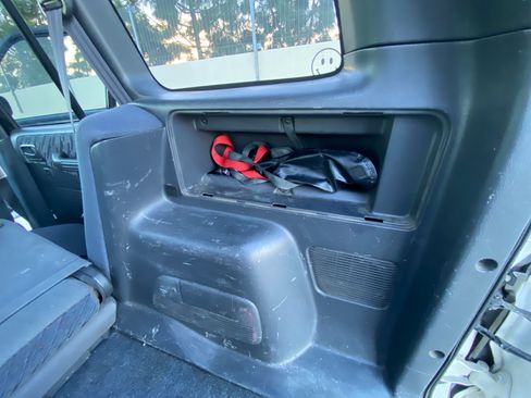 Used 1998 Toyota RAV4 2WD 4-Door image 27