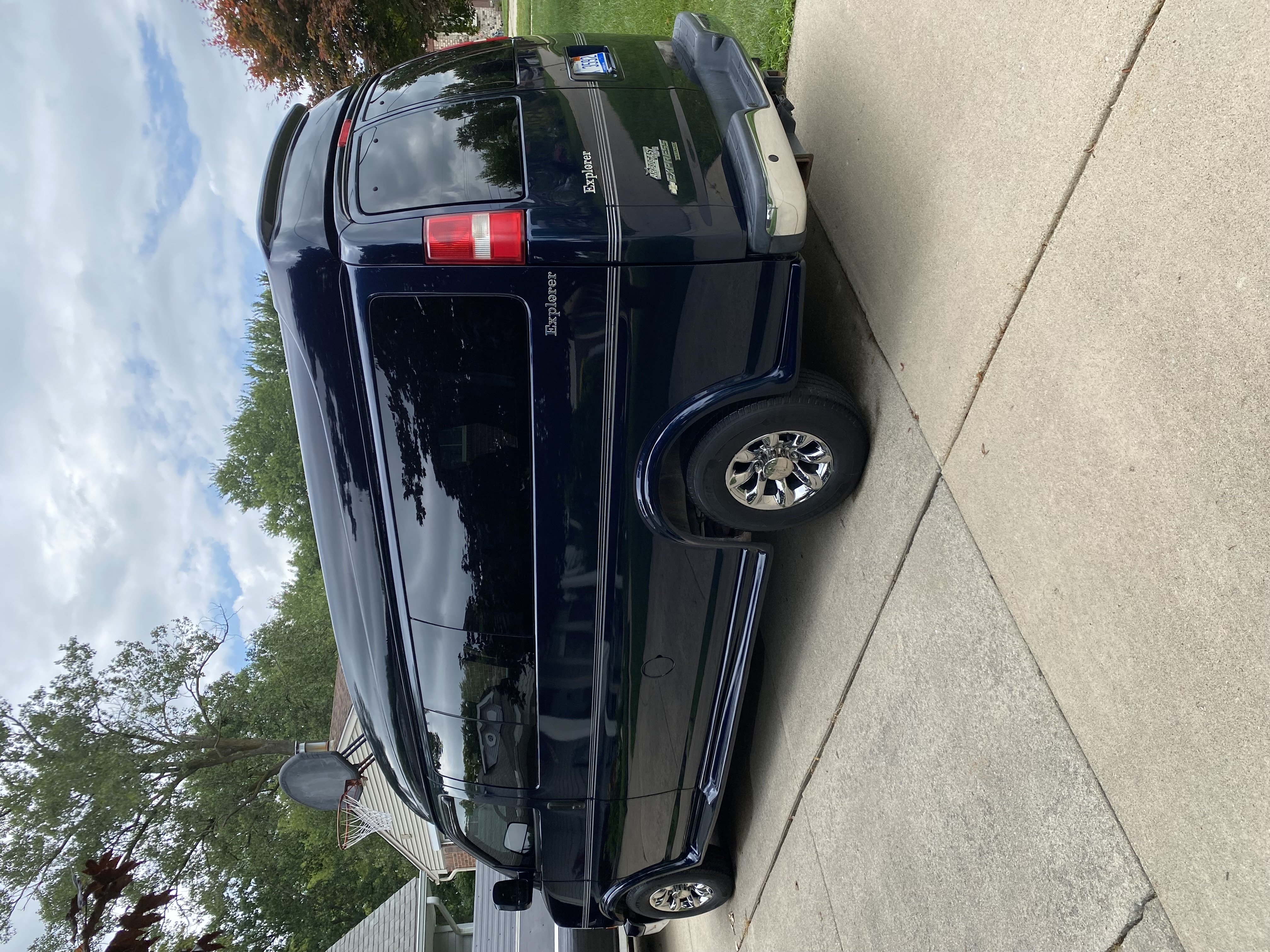 Used 2014 Chevrolet Express 2500 Extended RWD image 5