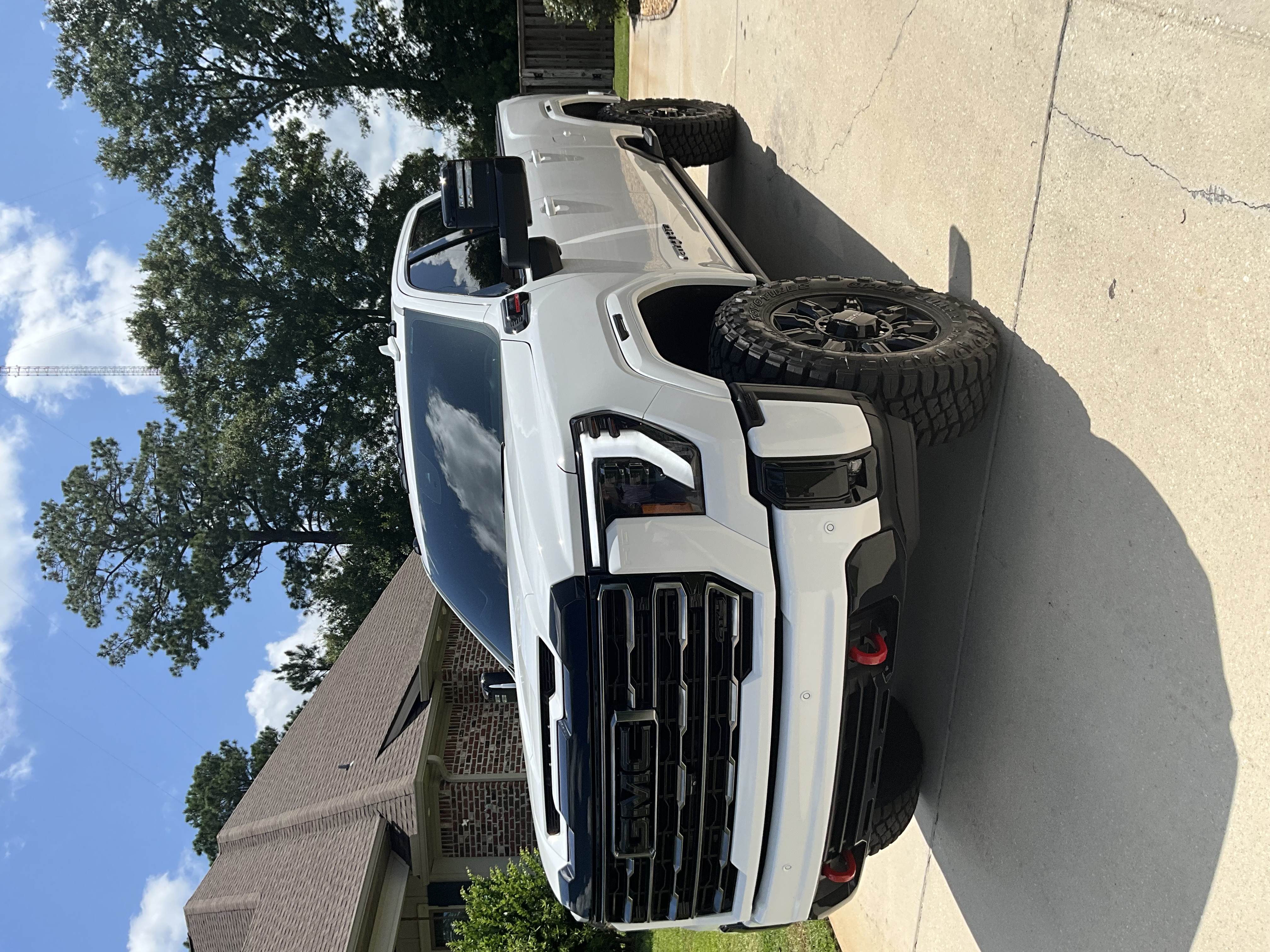 Used 2025 GMC Sierra 2500 AT4 w/ AT4 Premium Plus Package AWD/4WD image 1