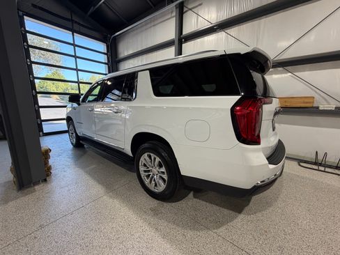 Used 2022 GMC Yukon XL SLT w/ SLT Premium Package AWD/4WD image 8
