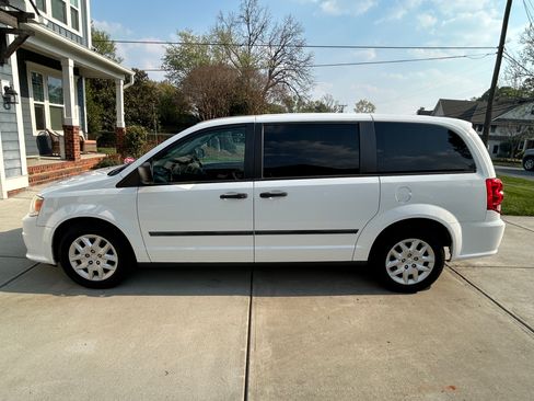 Used 2015 RAM C/V Tradesman image 2