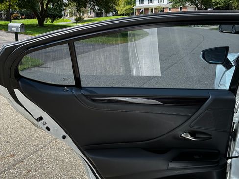 Used 2020 Lexus ES 350 w/ Premium Package FWD image 18