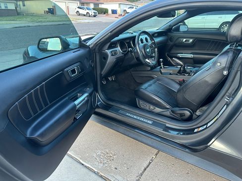 Used 2018 Ford Mustang GT Premium w/ Black Accent Package RWD image 16