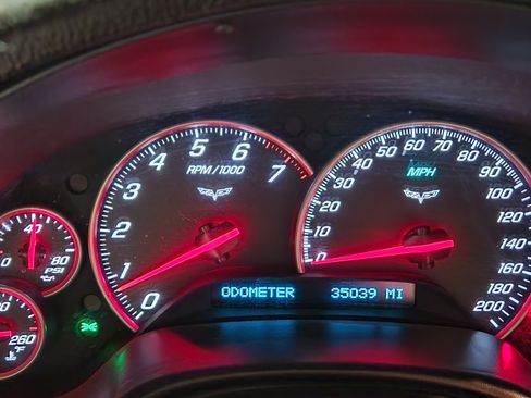 Used 2009 Chevrolet Corvette Coupe w/ Preferred Equipment Group RWD image 8
