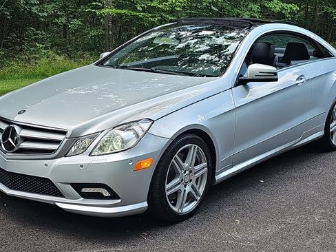 Used 2010 Mercedes-Benz E 550 Coupe image 1