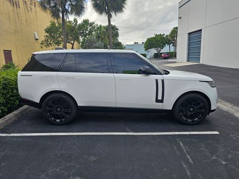 Used 2024 Land Rover Range Rover Long Wheelbase SE image 6