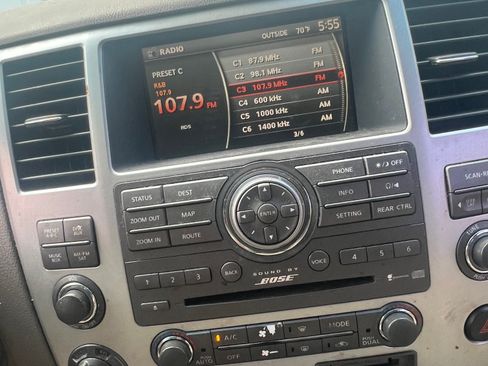 Used 2010 INFINITI QX56 4WD w/ Technology Pkg image 12