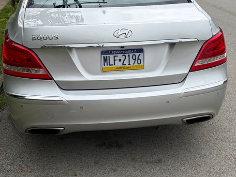 Used 2013 Hyundai Equus Signature RWD image 5