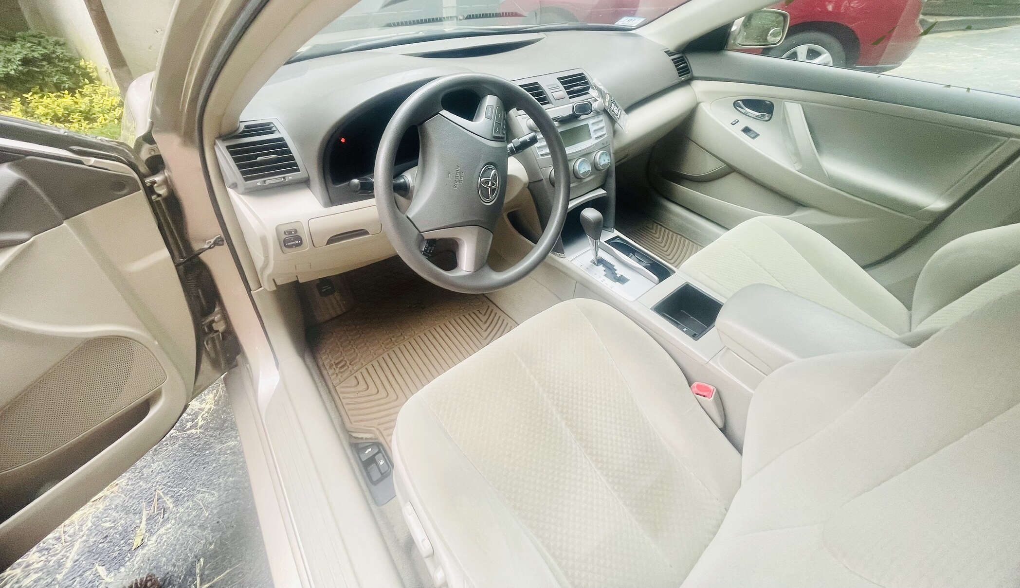 Used 2009 Toyota Camry LE FWD image 6
