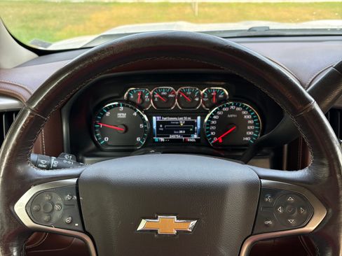 Used 2017 Chevrolet Silverado 1500 High Country AWD/4WD image 8