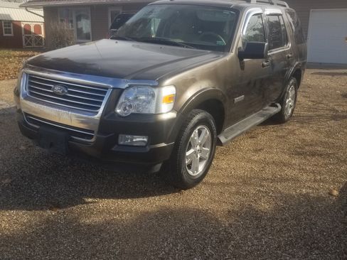Used 2008 Ford Explorer XLT image 4