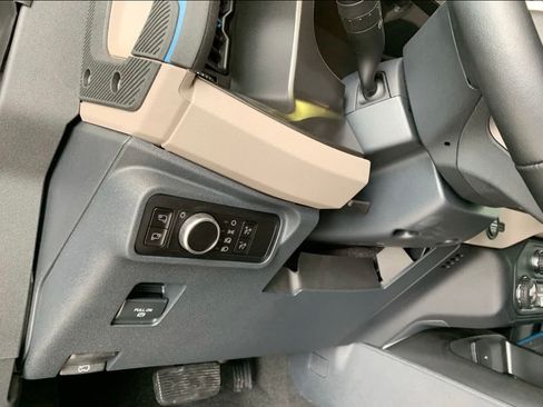 Used 2023 Ford Bronco Wildtrak image 18