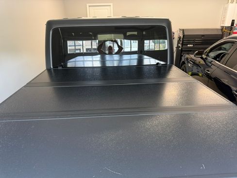 Used 2024 Jeep Gladiator Sport AWD/4WD image 2