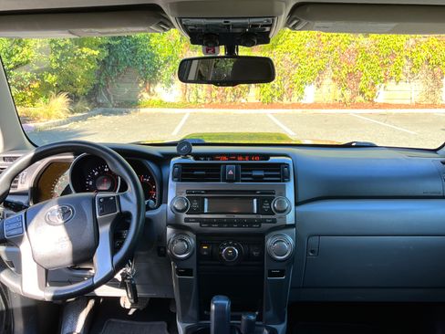 Used 2011 Toyota 4Runner Trail image 11