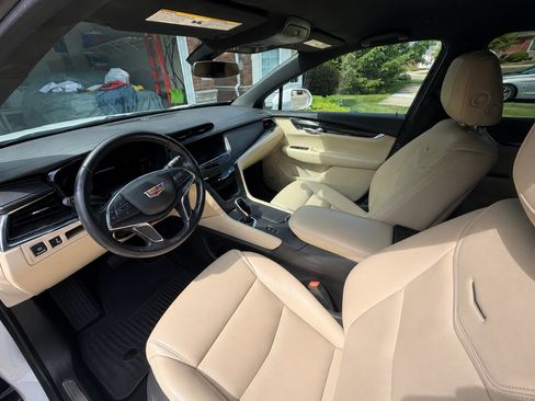 Used 2019 Cadillac XT5 AWD image 8