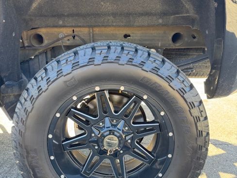 Used 2018 Chevrolet Silverado 1500 LT w/ All Star Edition image 6