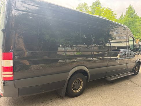 Used 2017 Mercedes-Benz Sprinter 3500 image 5