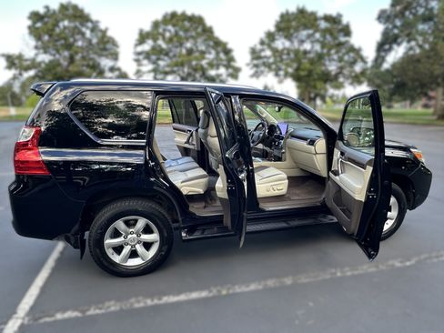 Used 2010 Lexus GX 460 w/ Comfort Plus Pkg AWD/4WD image 13