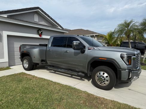Used 2025 GMC Sierra 3500 Denali w/ Denali Reserve Package image 1