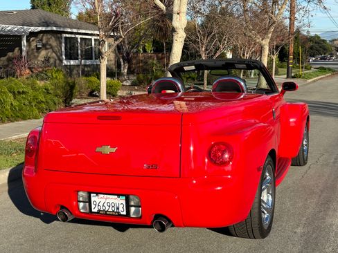 Used 2006 Chevrolet SSR w/ Preferred Equipment Group image 8