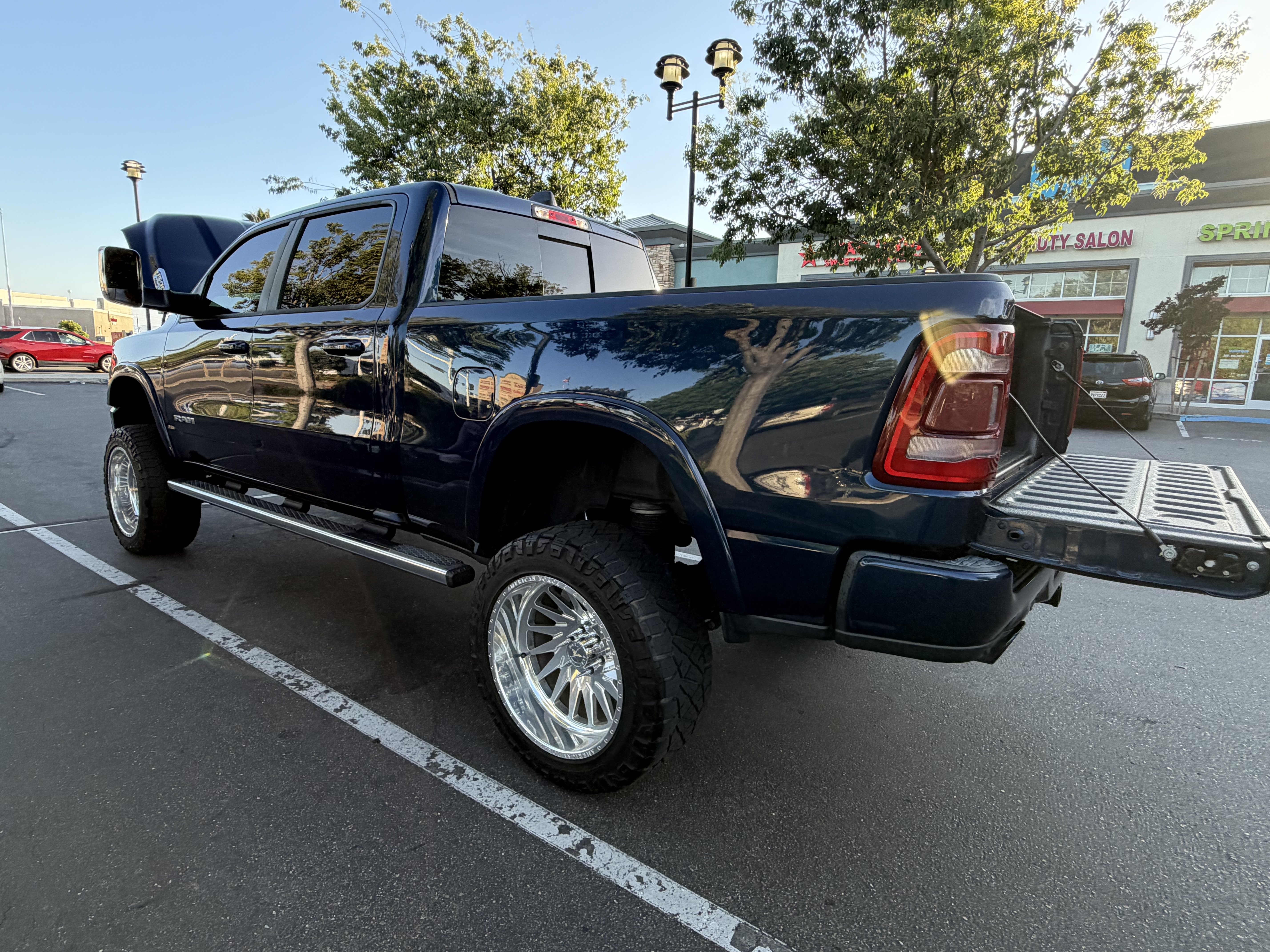 Used 2019 RAM 1500 Laramie w/ Sport Appearance Package AWD/4WD image 6