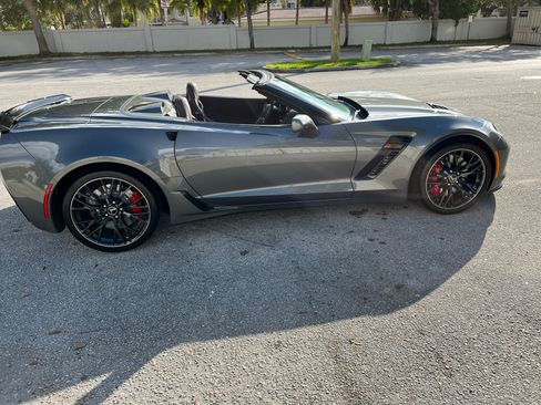 Used 2016 Chevrolet Corvette Z06 w/ 3LZ Preferred Equipment Group RWD image 2