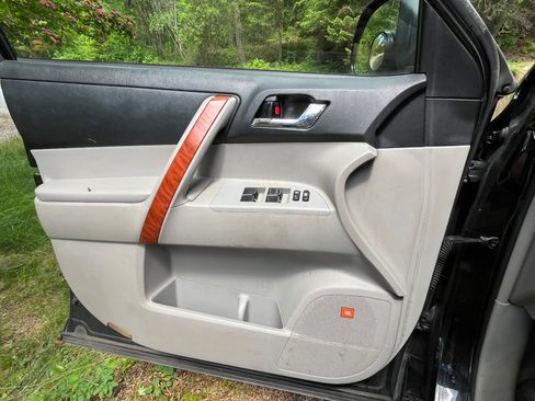 Used 2008 Toyota Highlander Limited AWD/4WD image 9