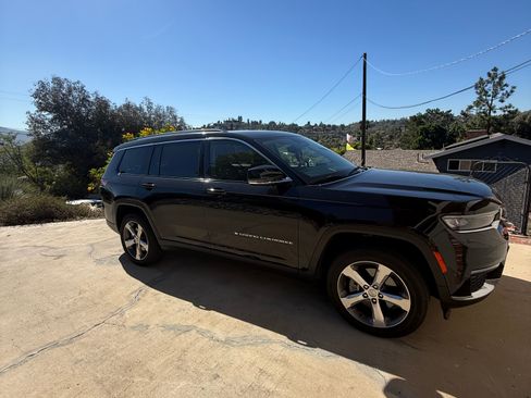 Used 2021 Jeep Grand Cherokee L Limited image 9