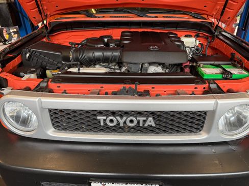 Used 2013 Toyota FJ Cruiser 4WD w/ Convenience Pkg image 14