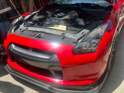 Used 2010 Nissan GT-R Premium AWD/4WD image 1