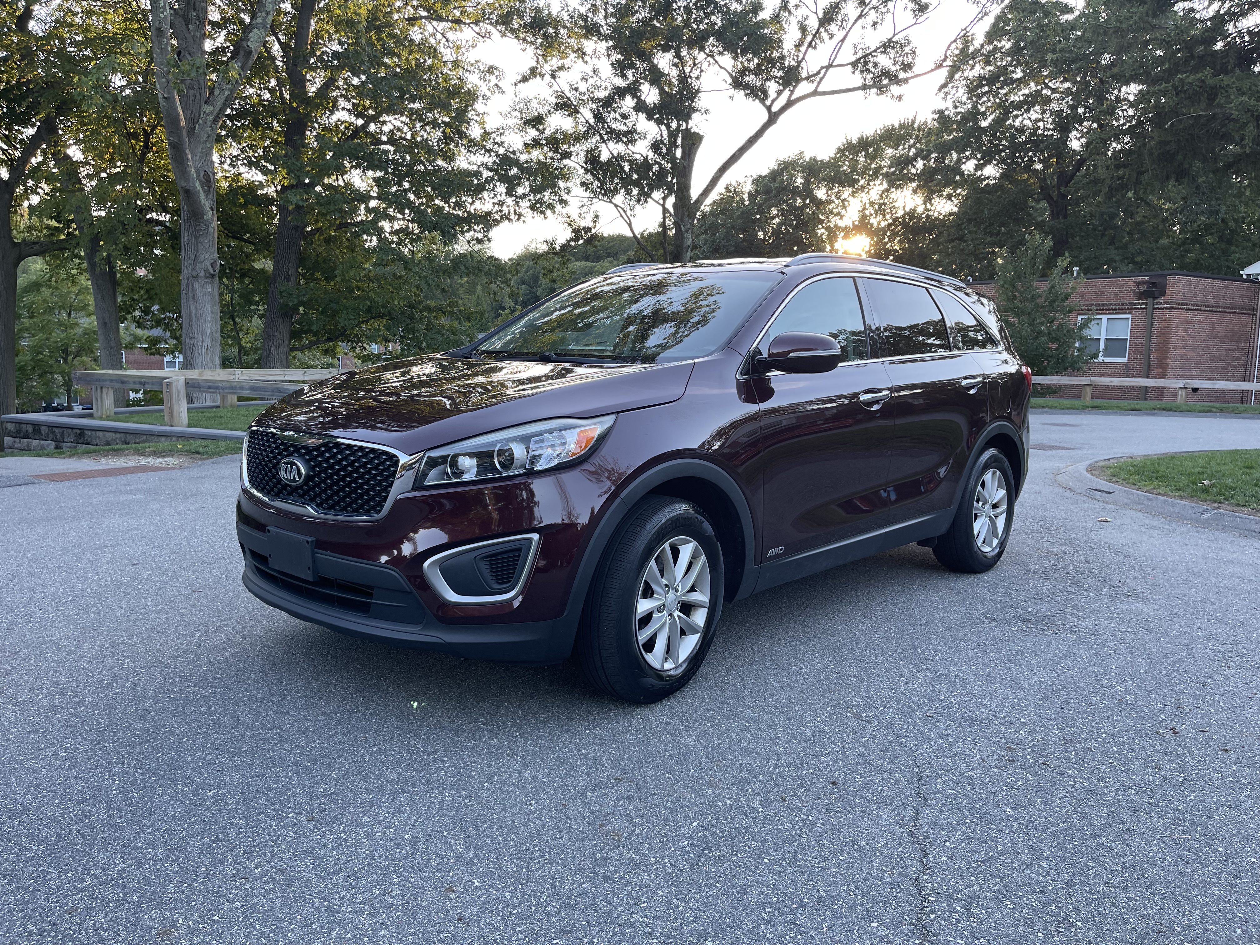 Used 2017 Kia Sorento AWD w/ LX Convenience Package image 2