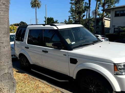 Used 2016 Land Rover LR4 HSE Silver Edition AWD/4WD image 1