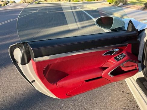 Used 2024 Porsche 718 Boxster image 12