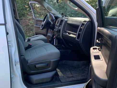 Used 2018 RAM 3500 Tradesman w/ Chrome Appearance Group AWD/4WD image 5