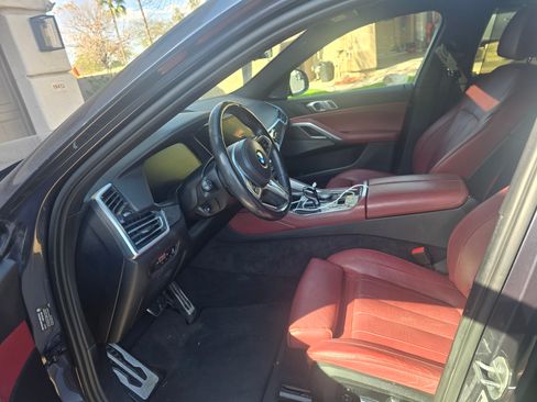 Used 2022 BMW X6 M50i w/ Premium Package image 11