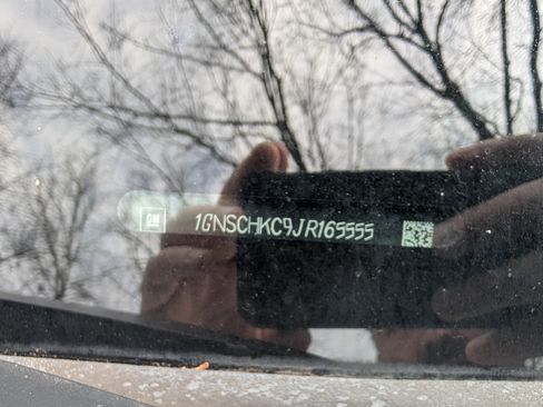 Used 2018 Chevrolet Suburban LT image 18