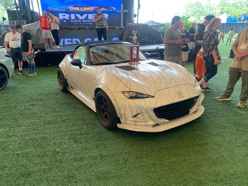 Used 2016 MAZDA MX-5 Miata Club image 11