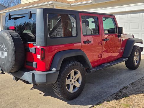 Used 2012 Jeep Wrangler Unlimited Sport image 5