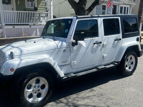 Used 2013 Jeep Wrangler Unlimited Sahara w/ Dual Top Group image 8