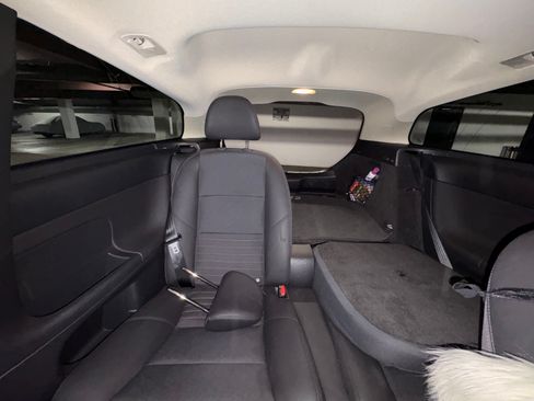 Used 2011 Volvo C30 FWD image 9