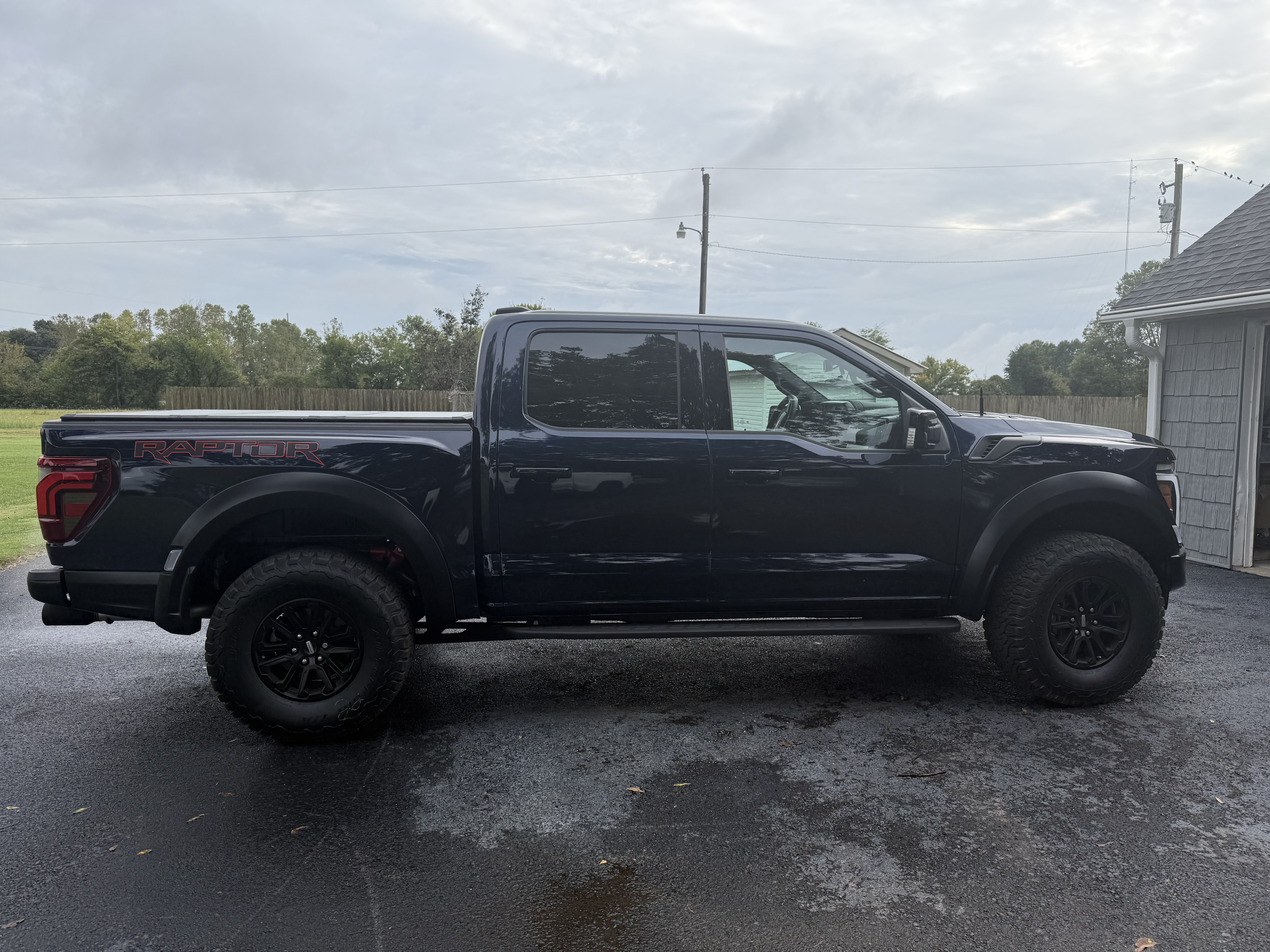 Used 2025 Ford F150 Raptor AWD/4WD image 1