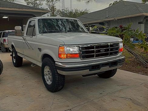 Used 1997 Ford F250 2WD Regular Cab Heavy Duty image 1
