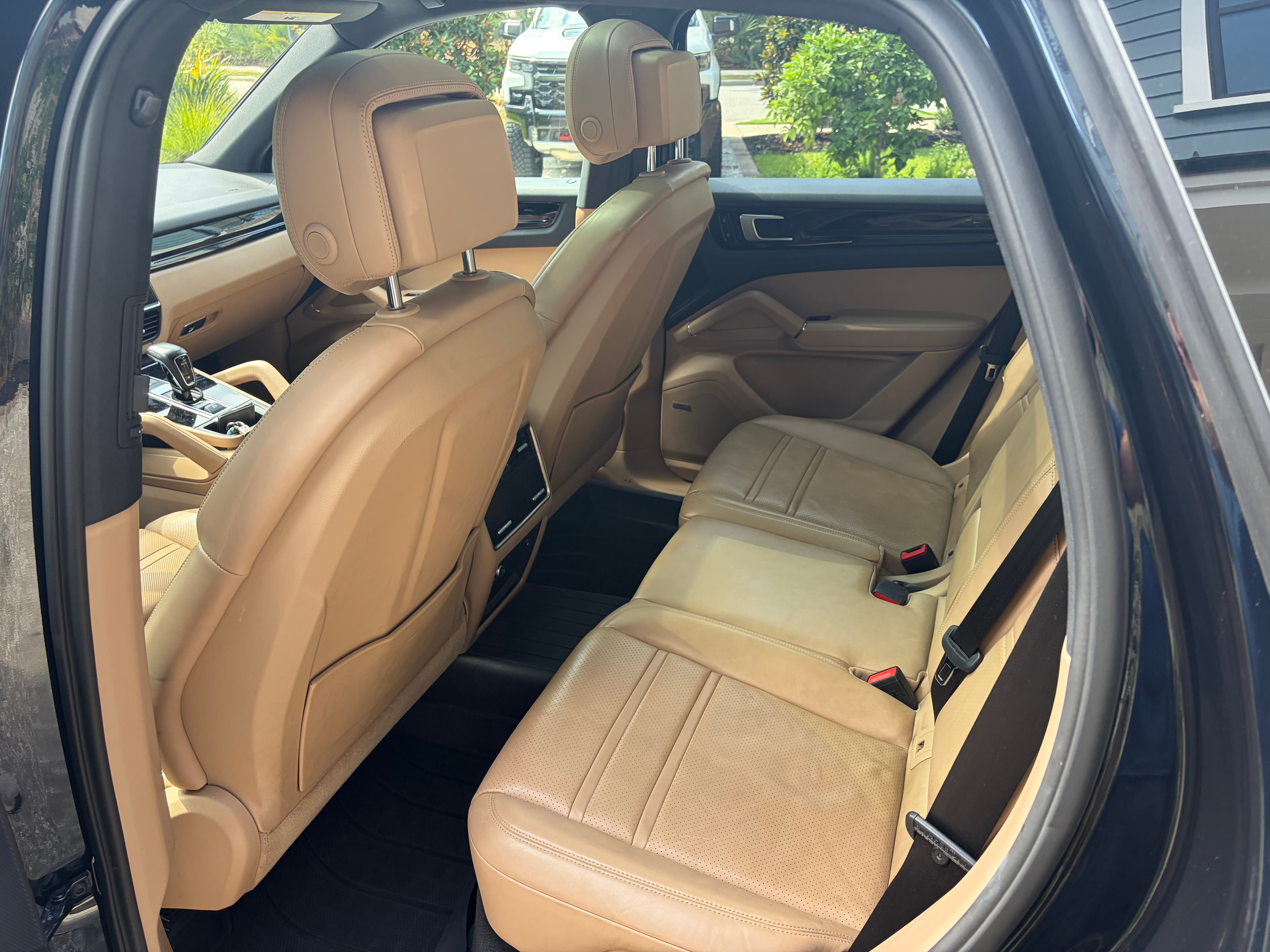 Used 2020 Porsche Cayenne AWD/4WD image 9
