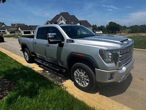 Used 2020 GMC Sierra 2500 Denali w/ Denali Ultimate Package AWD/4WD image 4